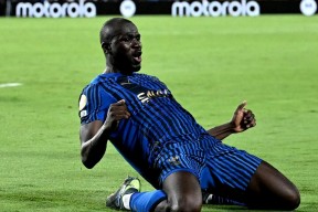 南宫官方网站曼城发布备战花絮，清晨遗憾出局，足总杯任务艰巨，更衣室氛围转暖的简单介绍